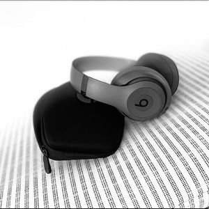 Wireless Beats by Dre Headphones